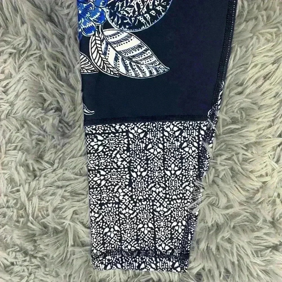 Old Navy Womens Floral Print Active Elevate Leggings - Picture 4 of 7